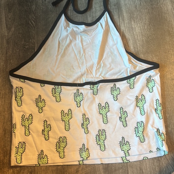 Crop top - Picture 2 of 2